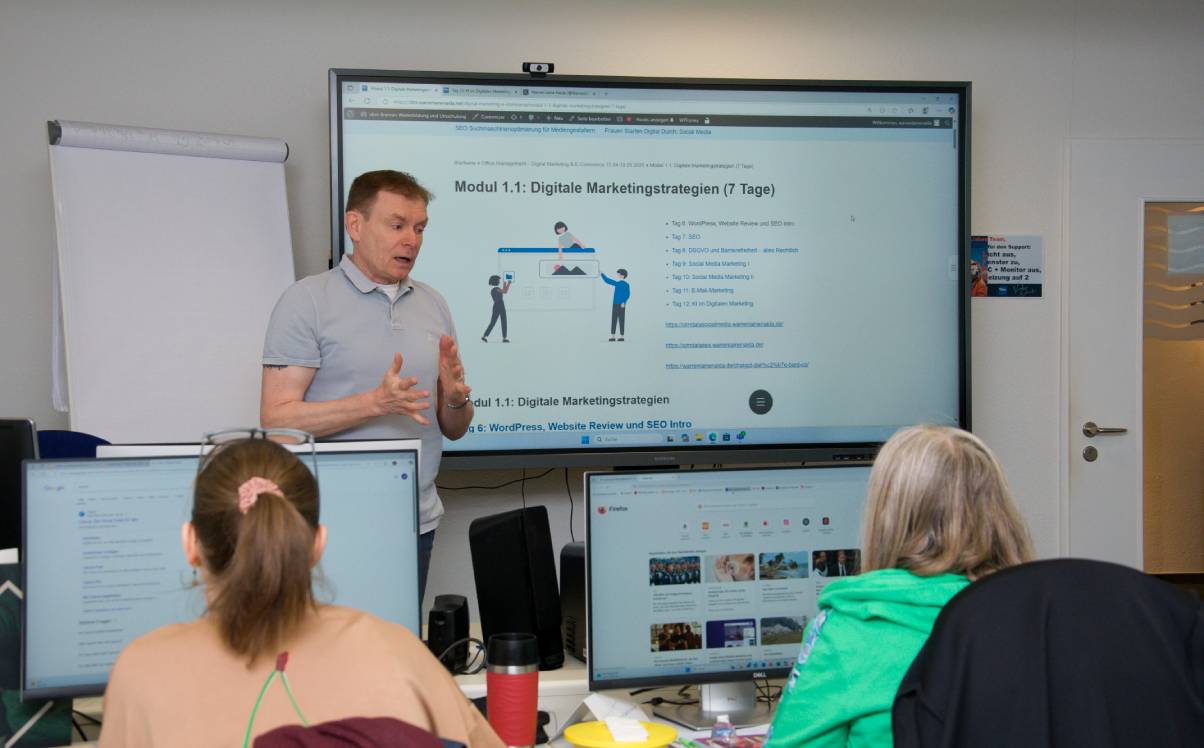 Warren Laine-Naida teaching at CBM in Bremen